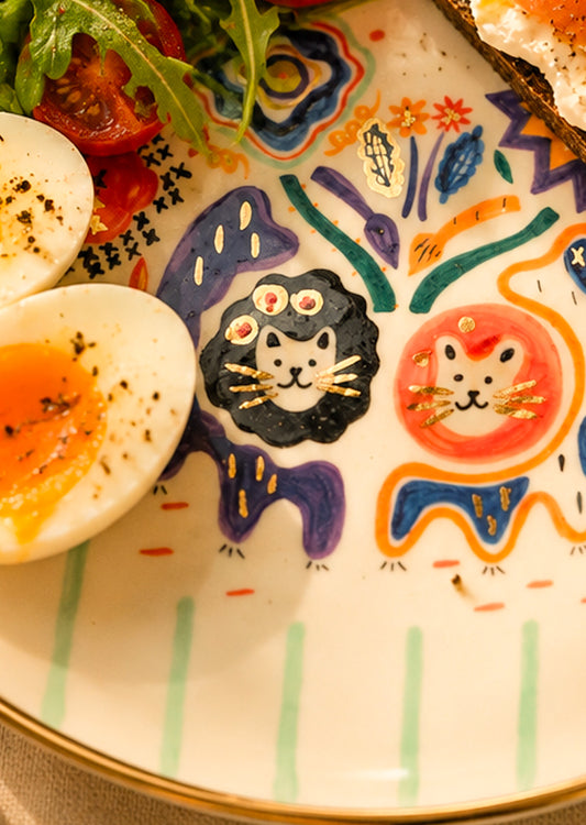 Plate with lion