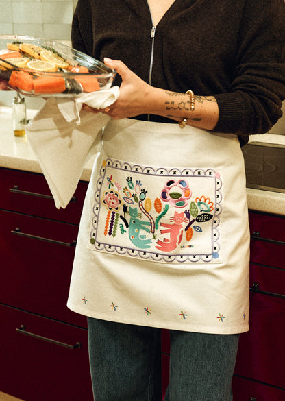 Apron with cats