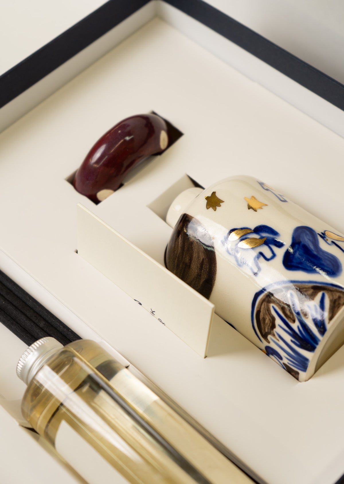 Festive Scent Diffuser with Little Horses